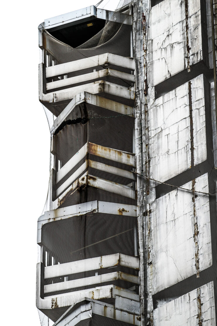 Innovative Sky Tower: Futuristic Architecture Marvel in Shinjuku.