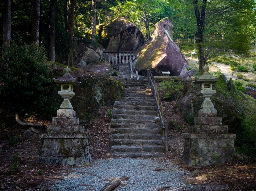 Iwaya-Iwakage Megaliths